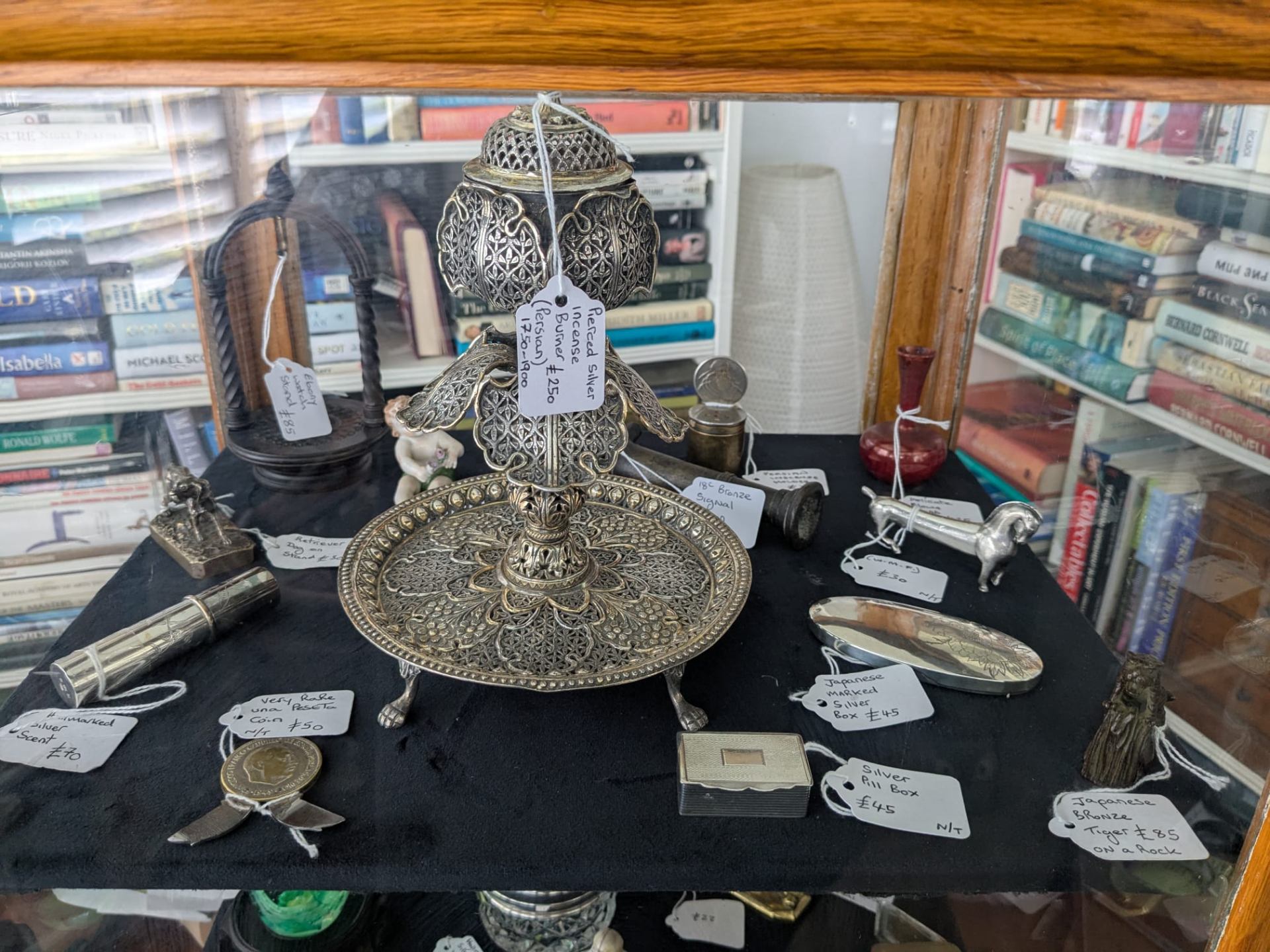 Antique market piece 1